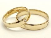 Par de Alianças CHANFRADAS Ouro 18k  - 5 Gramas 1 Diamante